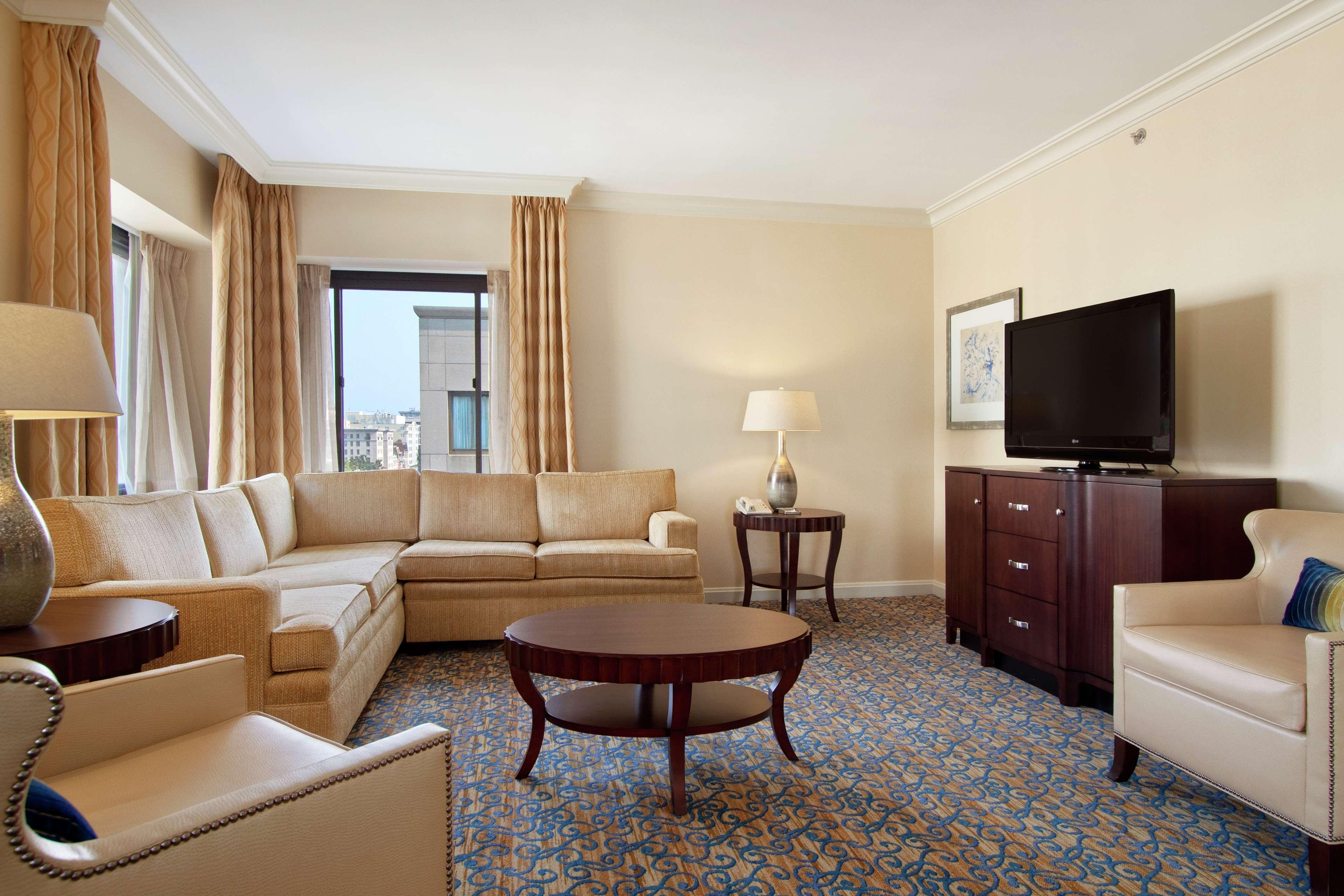 Hotel Capital Hilton 4*
