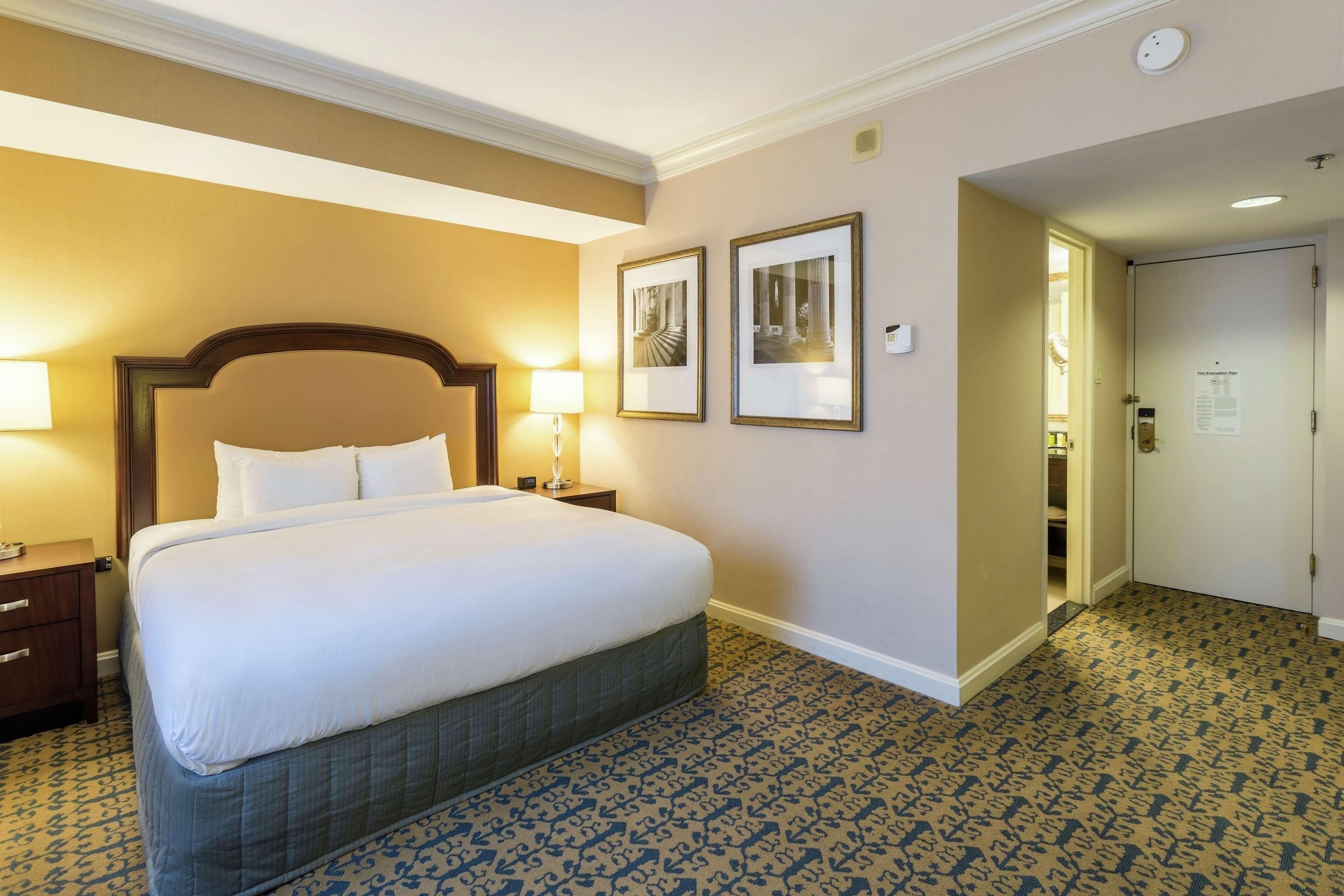 Capital Hilton Hotel 4*