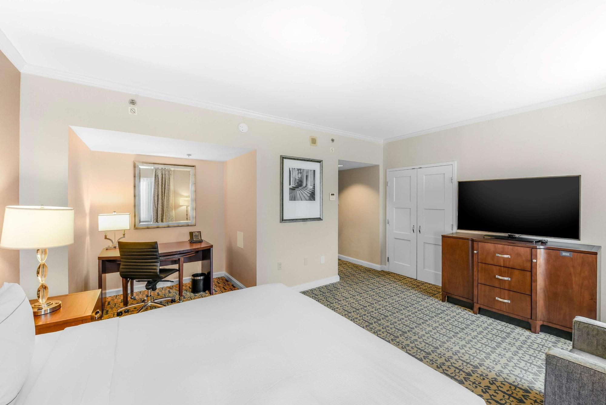 Hotel Capital Hilton 4*