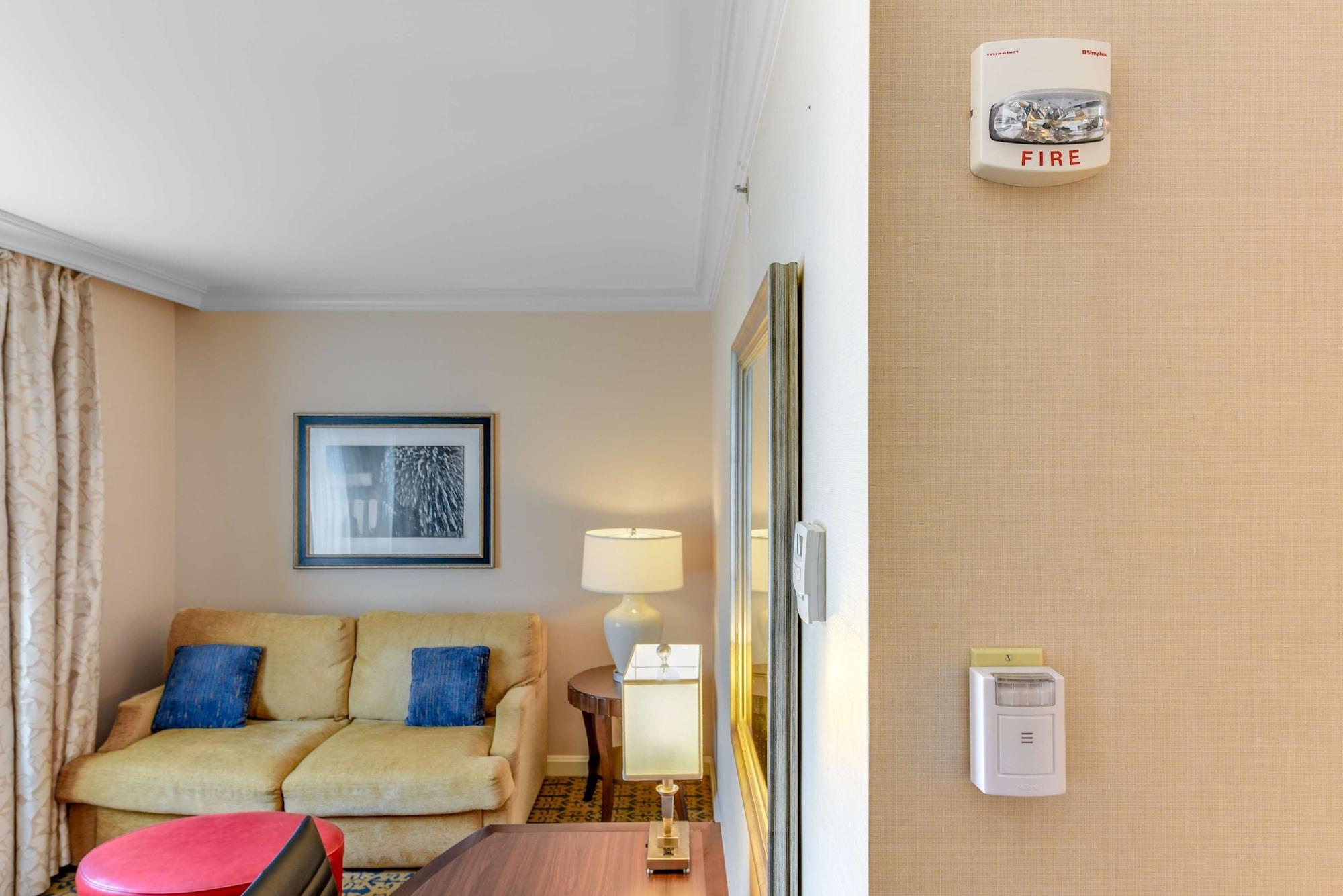 Capital Hilton Hotel 4*