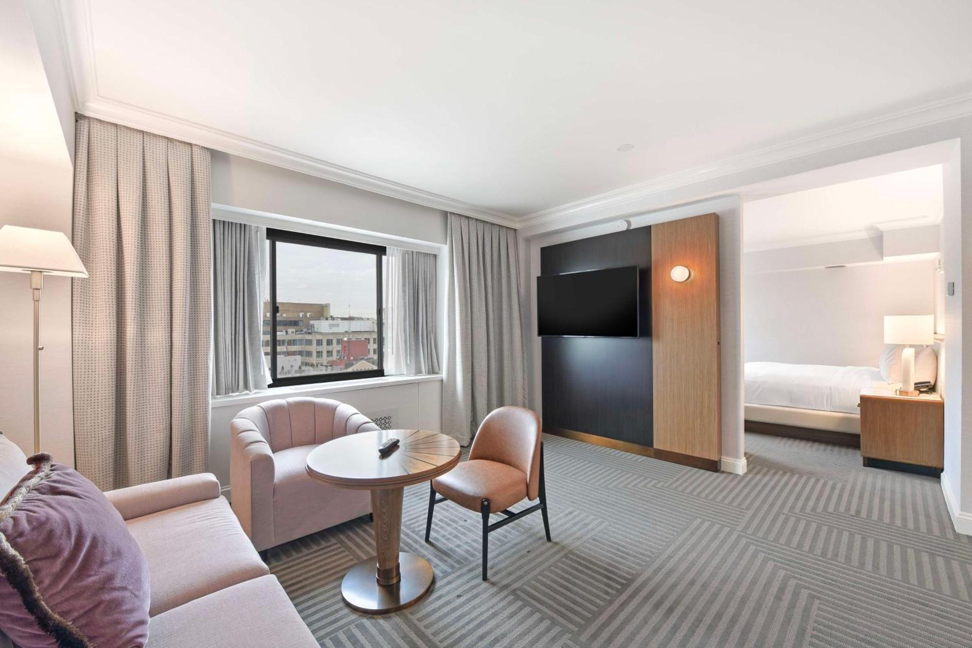 Hotel Capital Hilton 4*