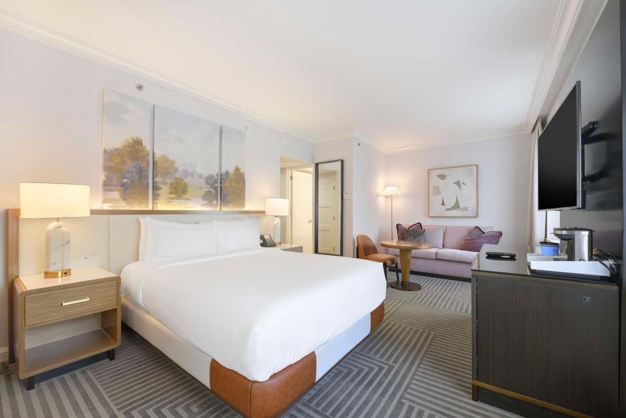 Capital Hilton Hotel 4*