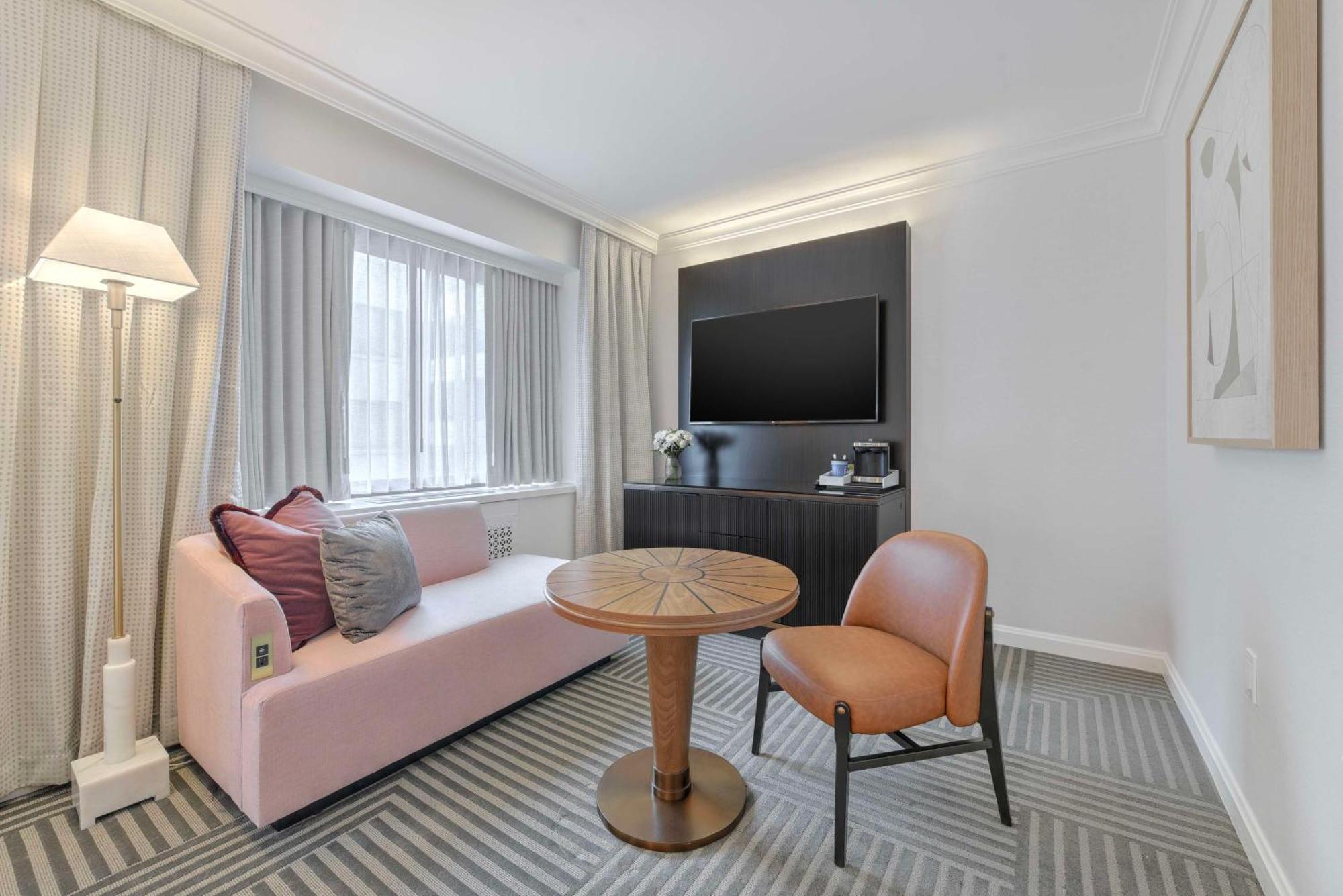Capital Hilton Hotel 4*