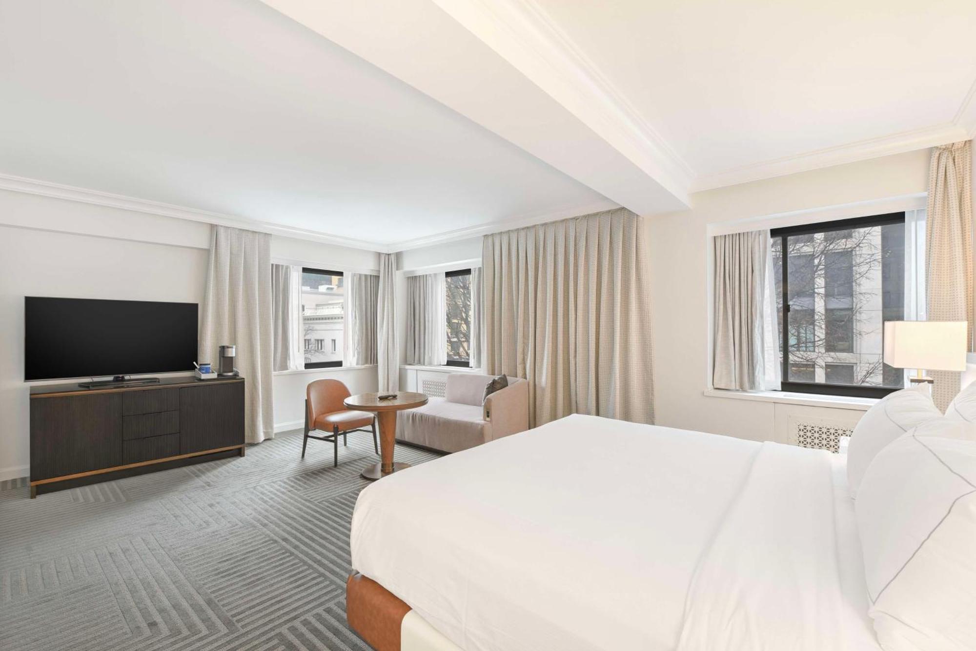 Capital Hilton Hotel 4*