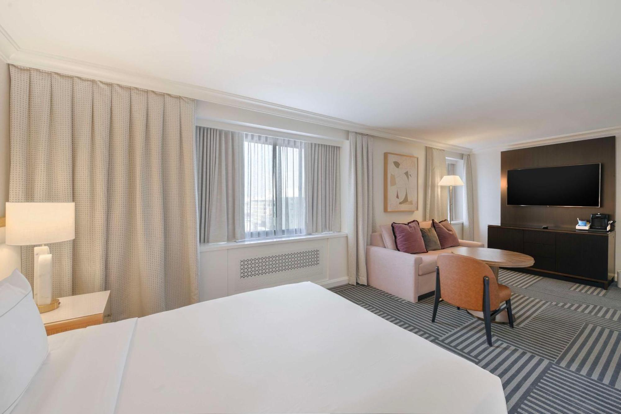 Capital Hilton Hotel 4*